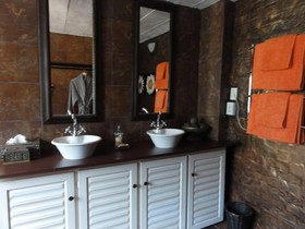 Ama Zulu Guesthouse and Safaris