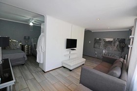 Ama Zulu Guesthouse and Safaris