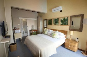 Ama Zulu Guesthouse and Safaris