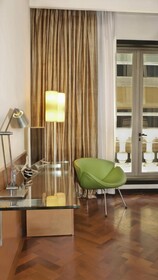 725 Continental Hotel