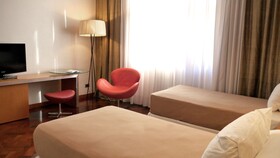 725 Continental Hotel