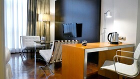 725 Continental Hotel
