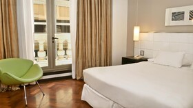 725 Continental Hotel