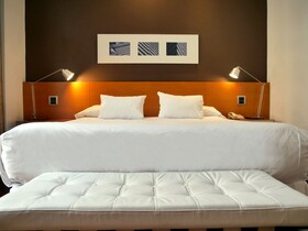 725 Continental Hotel