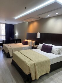 Howard Johnson Plaza by Wyndham Buenos Aires Florida Street