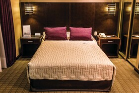 Howard Johnson Plaza by Wyndham Buenos Aires Florida Street