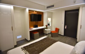 Hotel 45 by Director