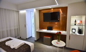 Hotel 45 by Director