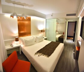 Hotel 45 by Director