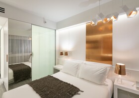 Hotel 45 by Director