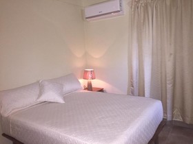 Aparta Hotel Yamili