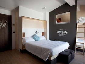 TOC Hostel & Suites