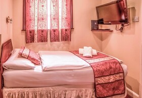 Dolphin Hotel