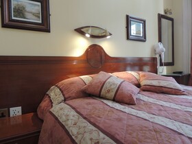 Dolphin Hotel