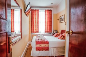 Dolphin Hotel