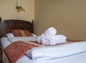 Dolphin Hotel