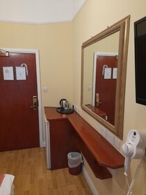 Dolphin Hotel