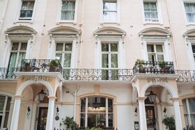 Dolphin Hotel