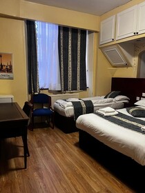 Dolphin Hotel