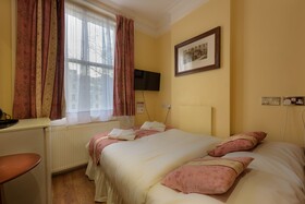 Dolphin Hotel