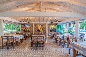 Sintrivanis Beach Hotel