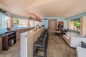 Sintrivanis Beach Hotel