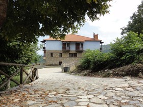Sintrivanis Mountain Hostel
