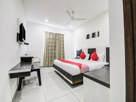 Hotel G Square