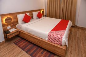 La Castle Residency By OYO Rooms
