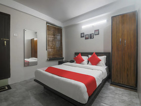 OYO 19292 55 Pillars House
