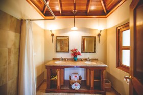 Ocean Cliff Hotel Negril Limited