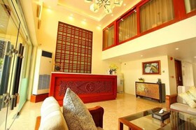 Diamonds Inn