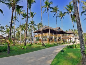 Hotel at the Rocks