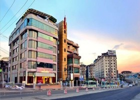 Cherry Hills Hotel