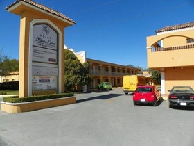 María Luisa Inn & Suites