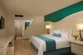 Now Emerald Cancún