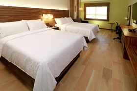 Holiday Inn Express & Suites Playa Del Carmen