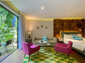The Fives Downtown Hotel & Residences, Curio Collection by Hilton