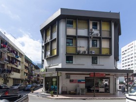 OYO 228 Basic Hotel