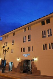 LP Los Portales Hotel