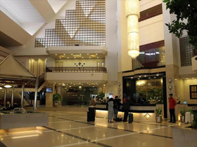 Regent Plaza Hotel & Convention Center
