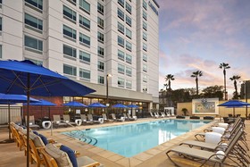 Cambria Hotel & Suites Anaheim Resort Area