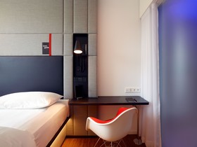citizenM Los Angeles Downtown
