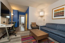 Holiday Inn Express & Suites South Lake Buena Vista
