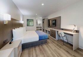 Avanti International Resort