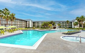 Avanti International Resort