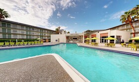 Avanti International Resort