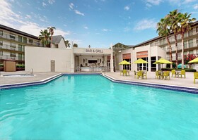 Avanti International Resort