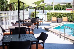 Holiday Inn & Suites Across From Universal Orlando