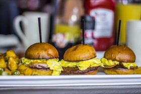 Holiday Inn & Suites Across From Universal Orlando